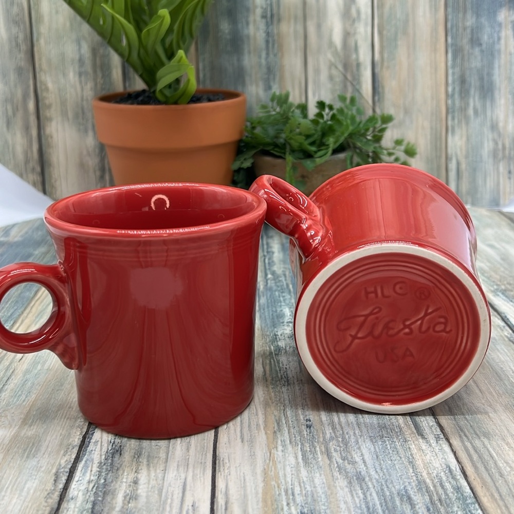 ⭐️Homer Laughlin Fiesta Ware scarlet classic ring handle mugs 10oz set of 2